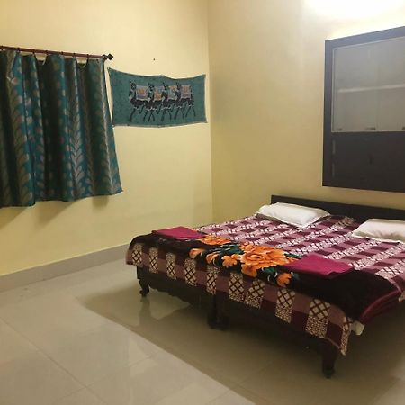 Gangotri Paying Guest House Varanasi Bagian luar foto