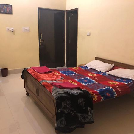 Gangotri Paying Guest House Varanasi Bagian luar foto