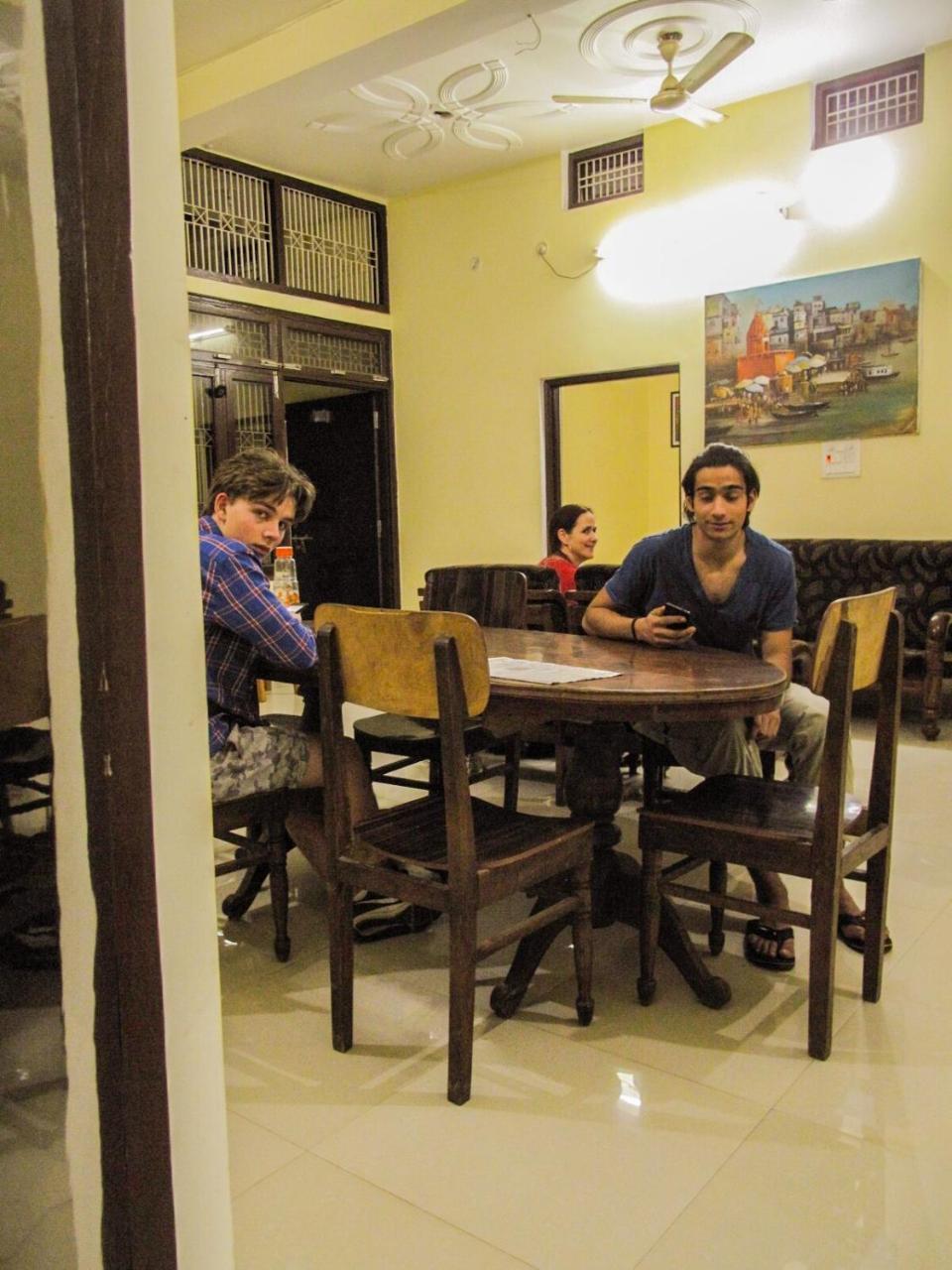 Gangotri Paying Guest House Varanasi Bagian luar foto