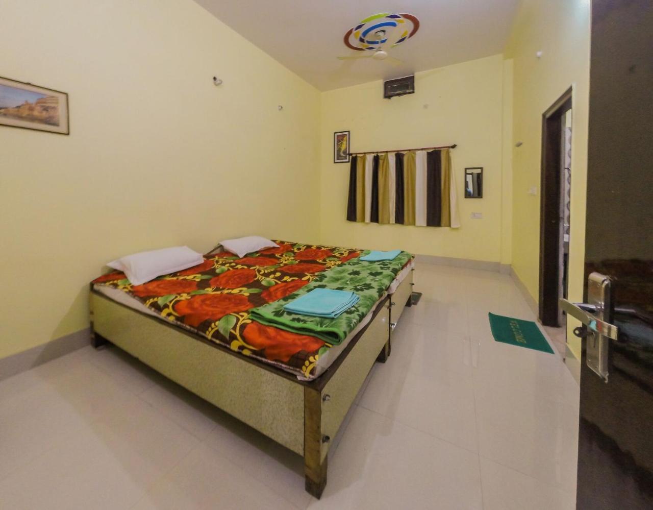 Gangotri Paying Guest House Varanasi Bagian luar foto