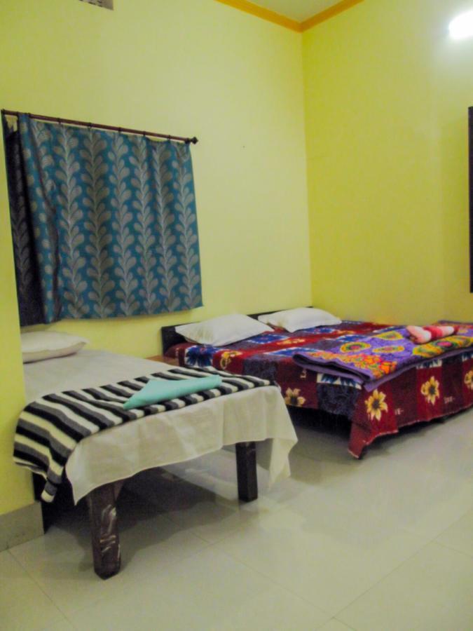 Gangotri Paying Guest House Varanasi Bagian luar foto