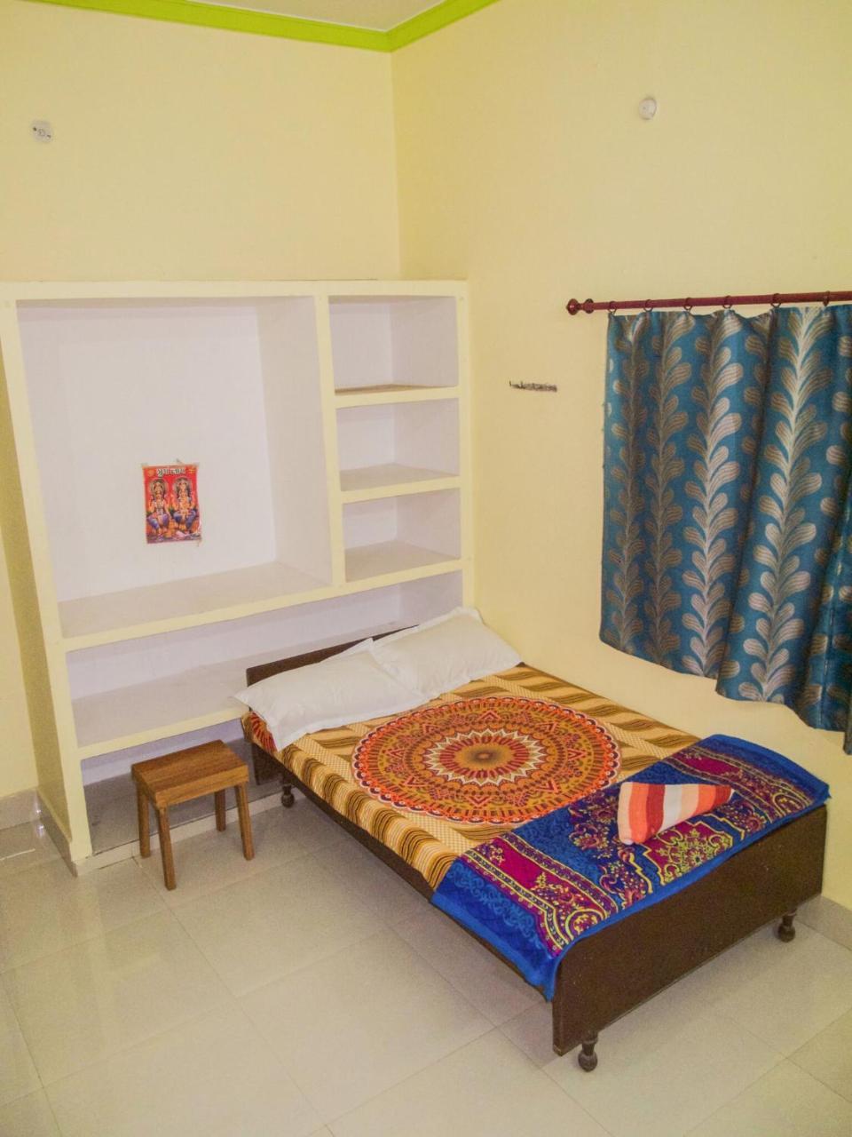 Gangotri Paying Guest House Varanasi Bagian luar foto
