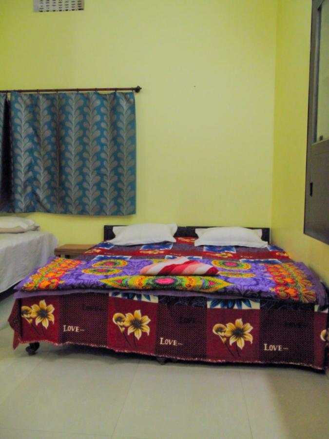Gangotri Paying Guest House Varanasi Bagian luar foto