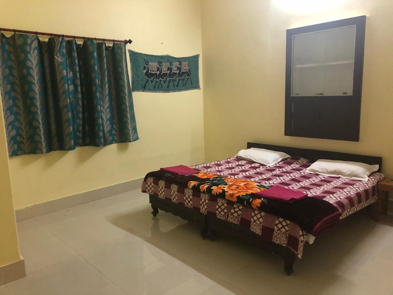 Gangotri Paying Guest House Varanasi Bagian luar foto