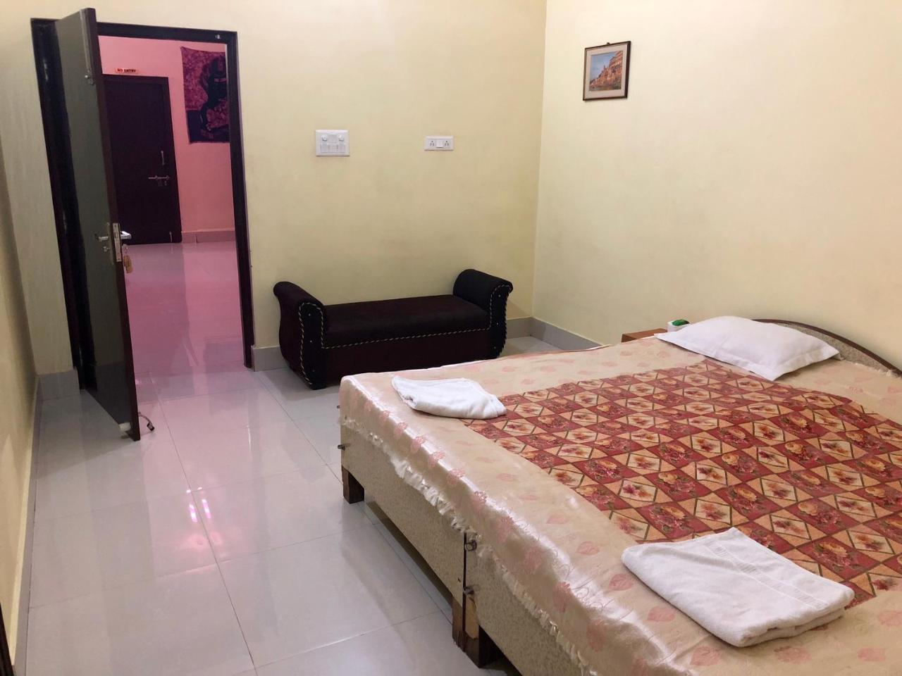 Gangotri Paying Guest House Varanasi Bagian luar foto