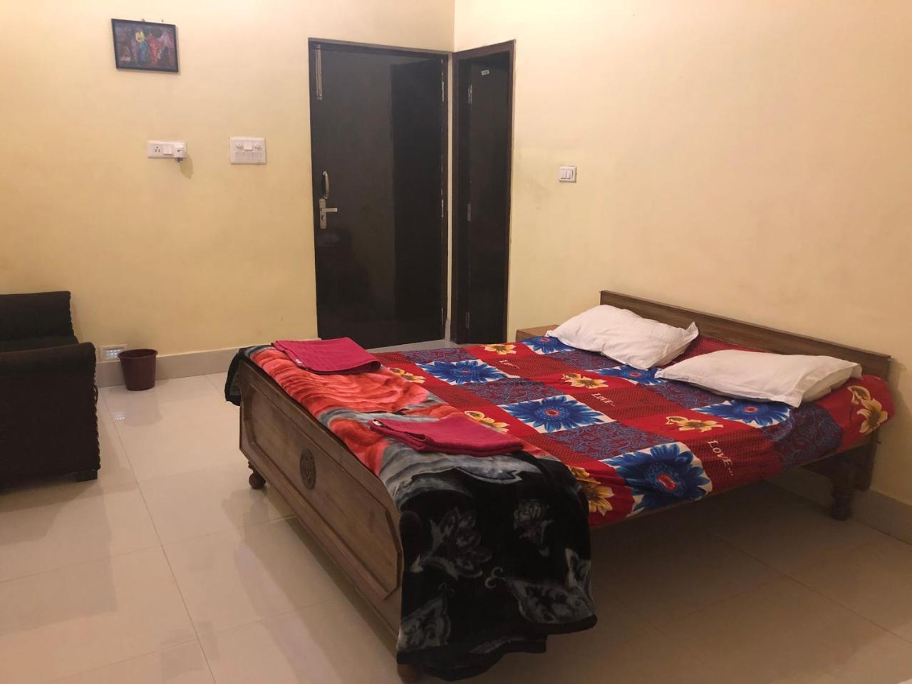 Gangotri Paying Guest House Varanasi Bagian luar foto