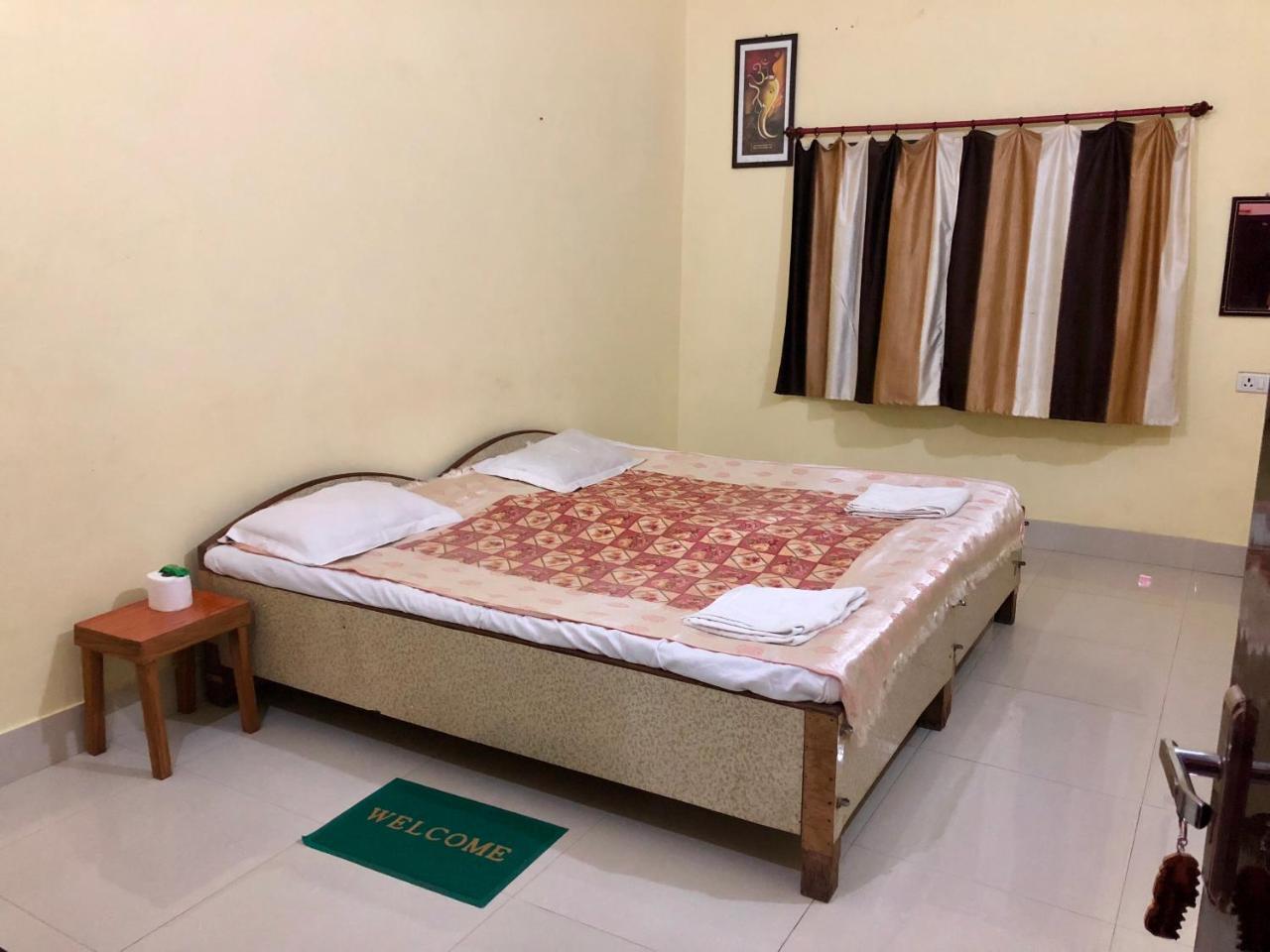 Gangotri Paying Guest House Varanasi Bagian luar foto