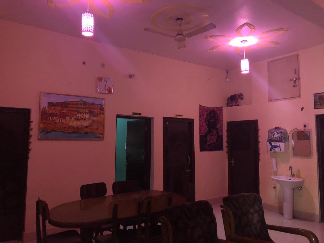 Gangotri Paying Guest House Varanasi Bagian luar foto